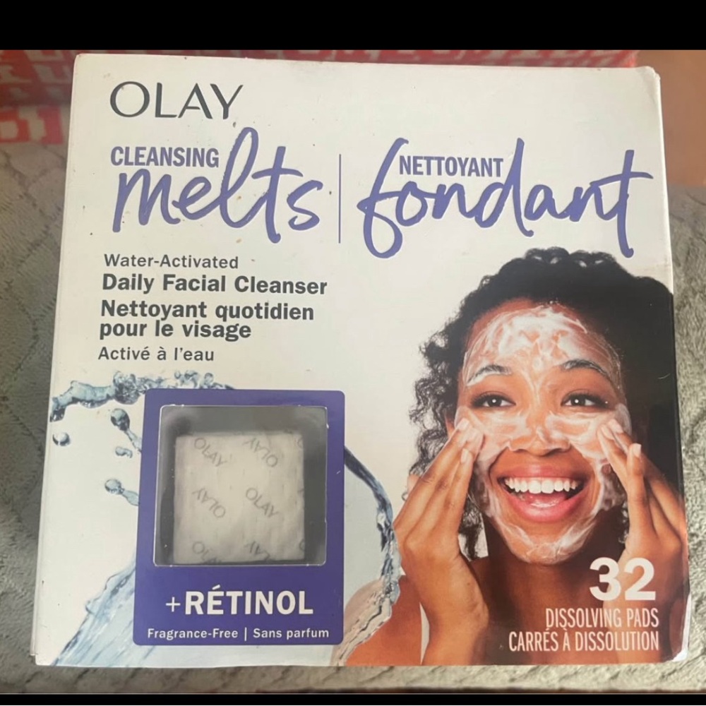 OLAY White Cleanser & Exfoliant with Retinol